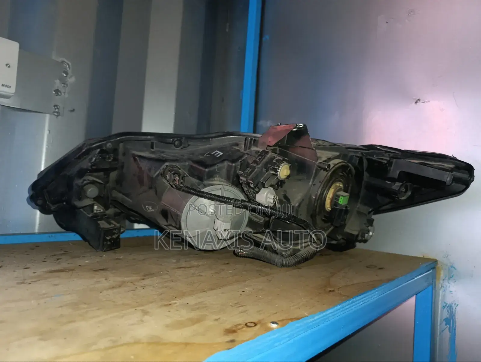 Insight Non-Xenon Headlight