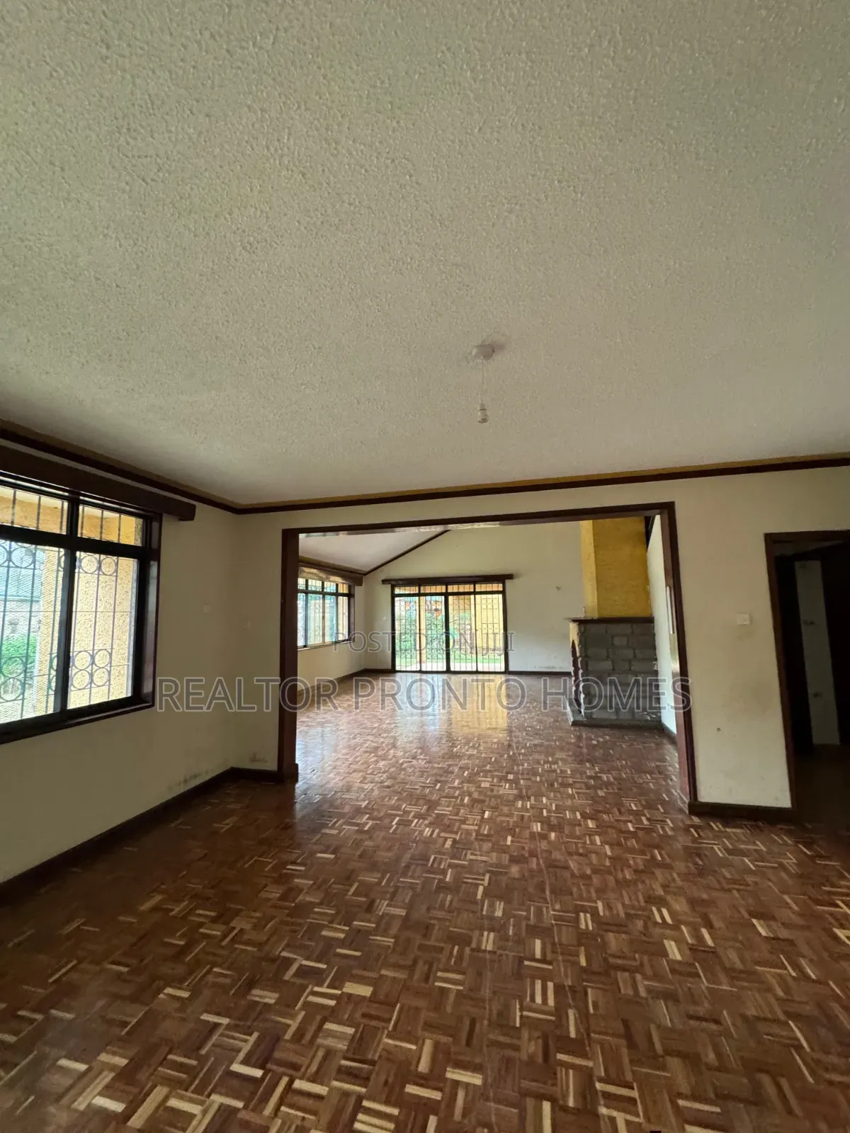 5bdrm Townhouse / Terrace in Lavington, Valley Arcade for rent
