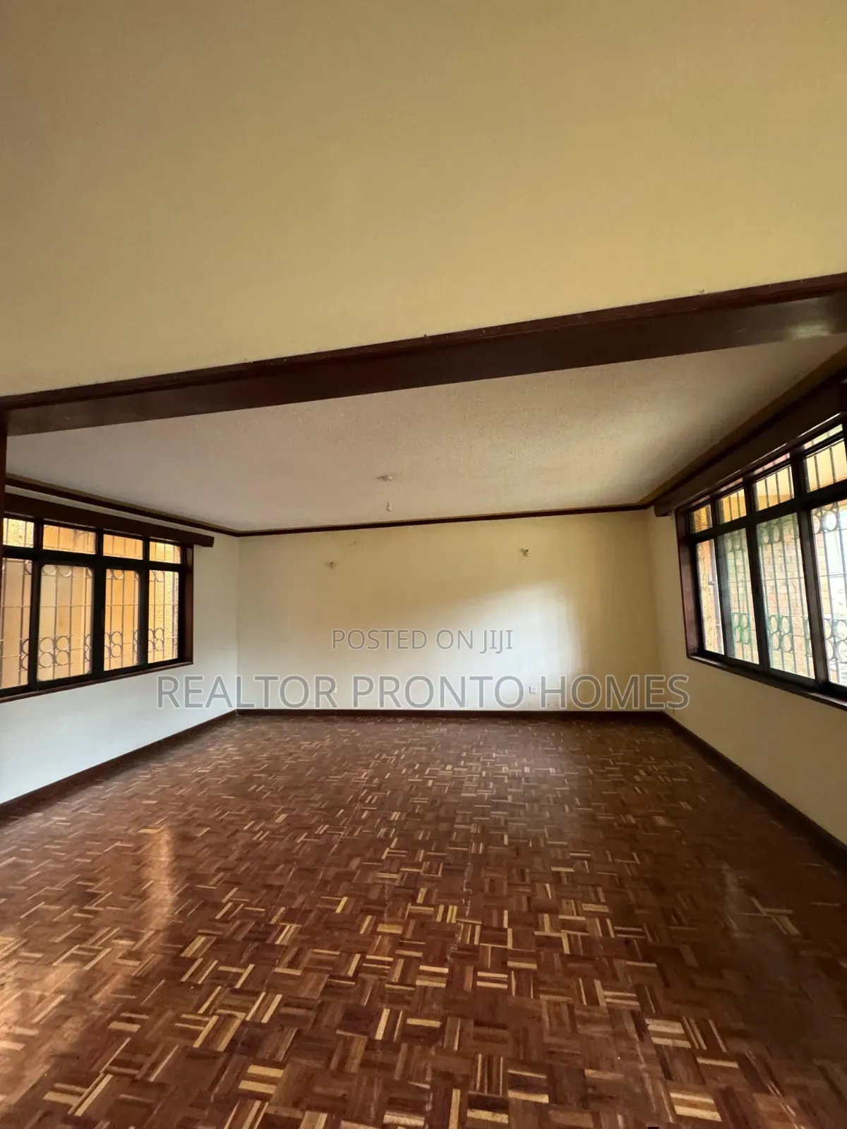 5bdrm Townhouse / Terrace in Lavington, Valley Arcade for rent