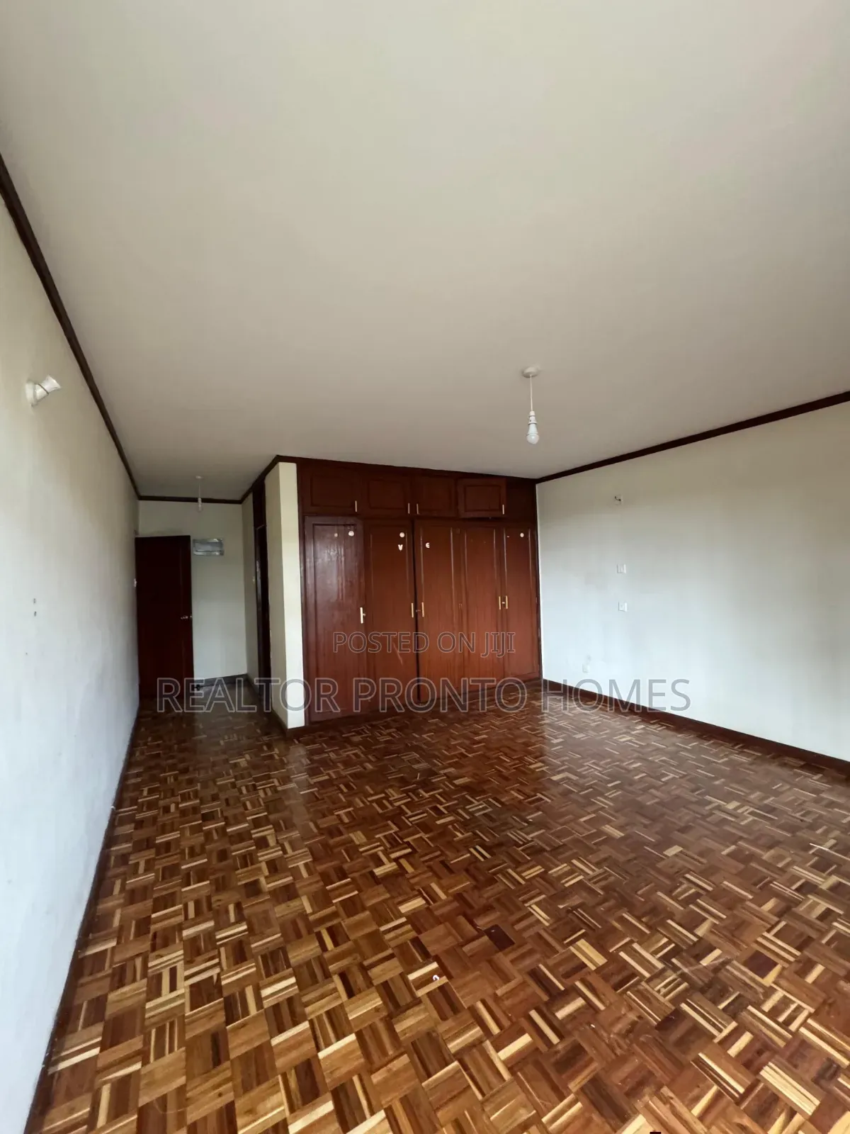 5bdrm Townhouse / Terrace in Lavington, Valley Arcade for rent