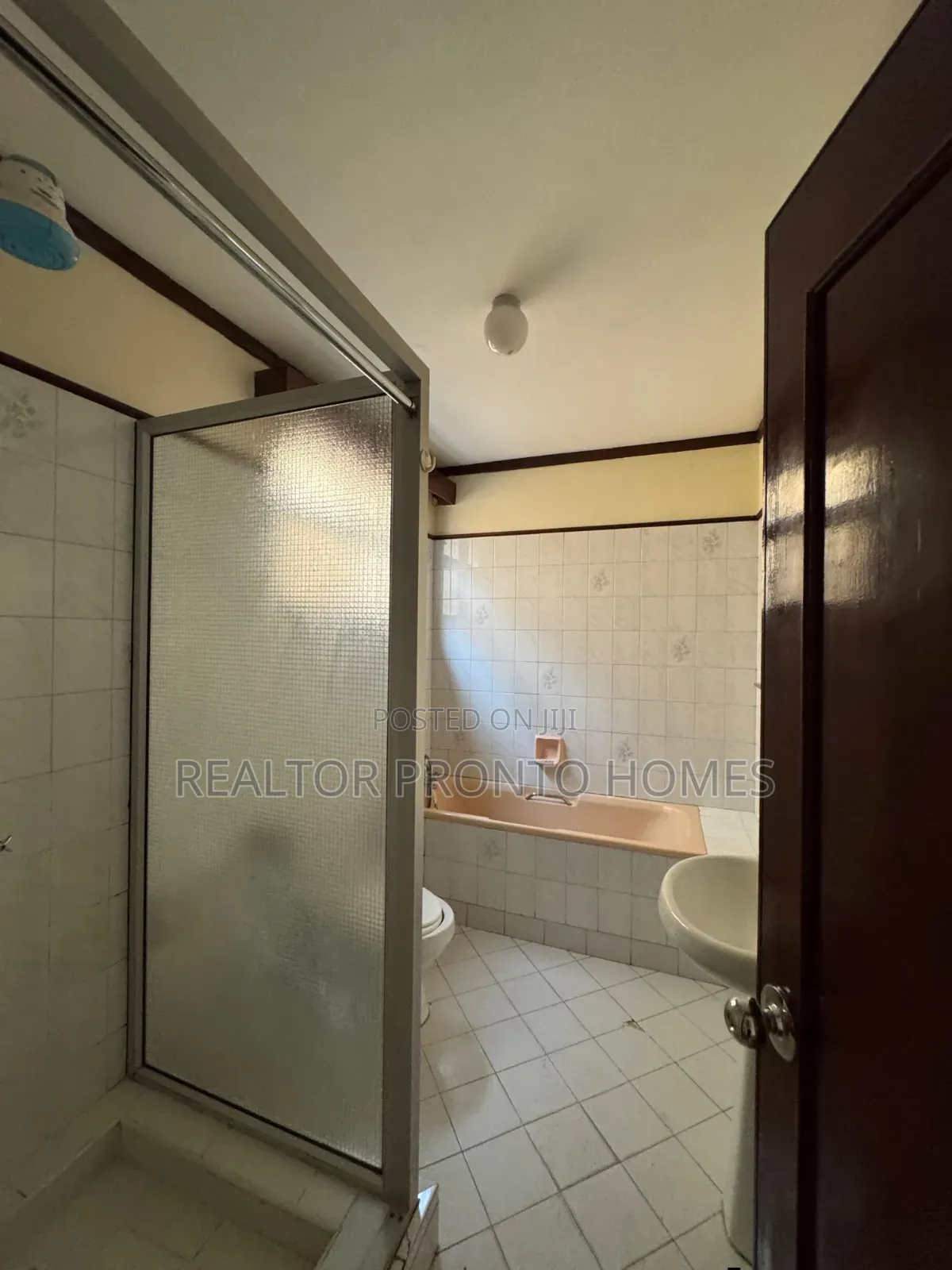 5bdrm Townhouse / Terrace in Lavington, Valley Arcade for rent