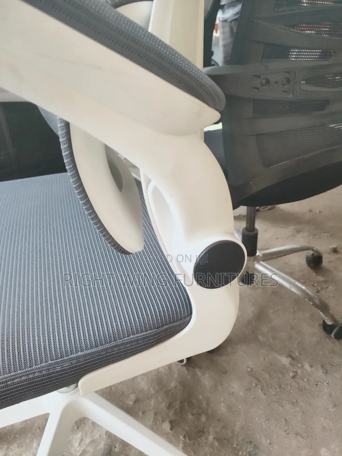 High Back Office Chair With Headrest and Armrests