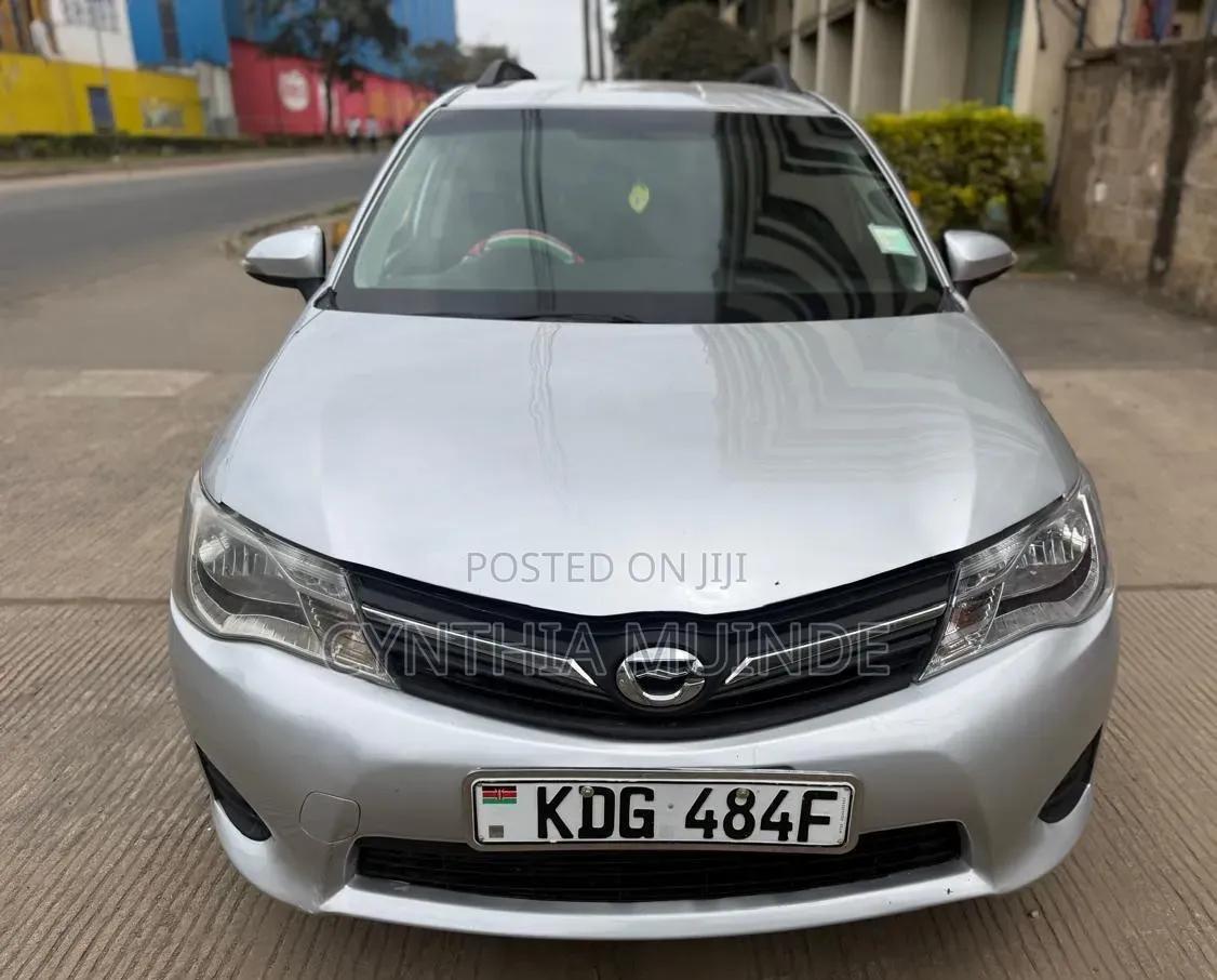 Toyota Corolla Fielder 2014 Silver