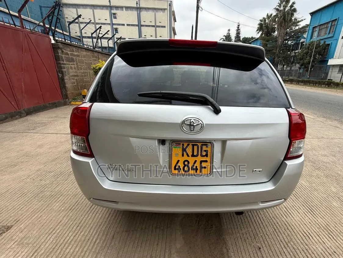 Toyota Corolla Fielder 2014 Silver