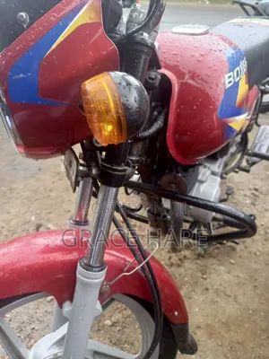 Bajaj Boxer 125 2022 Red