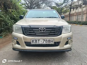 Toyota Hilux 2.5 D-4D SRX 2012 Gold