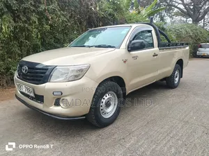 Toyota Hilux 2.5 D-4D SRX 2012 Gold