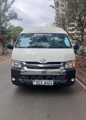 Toyota HiAce 2013 White