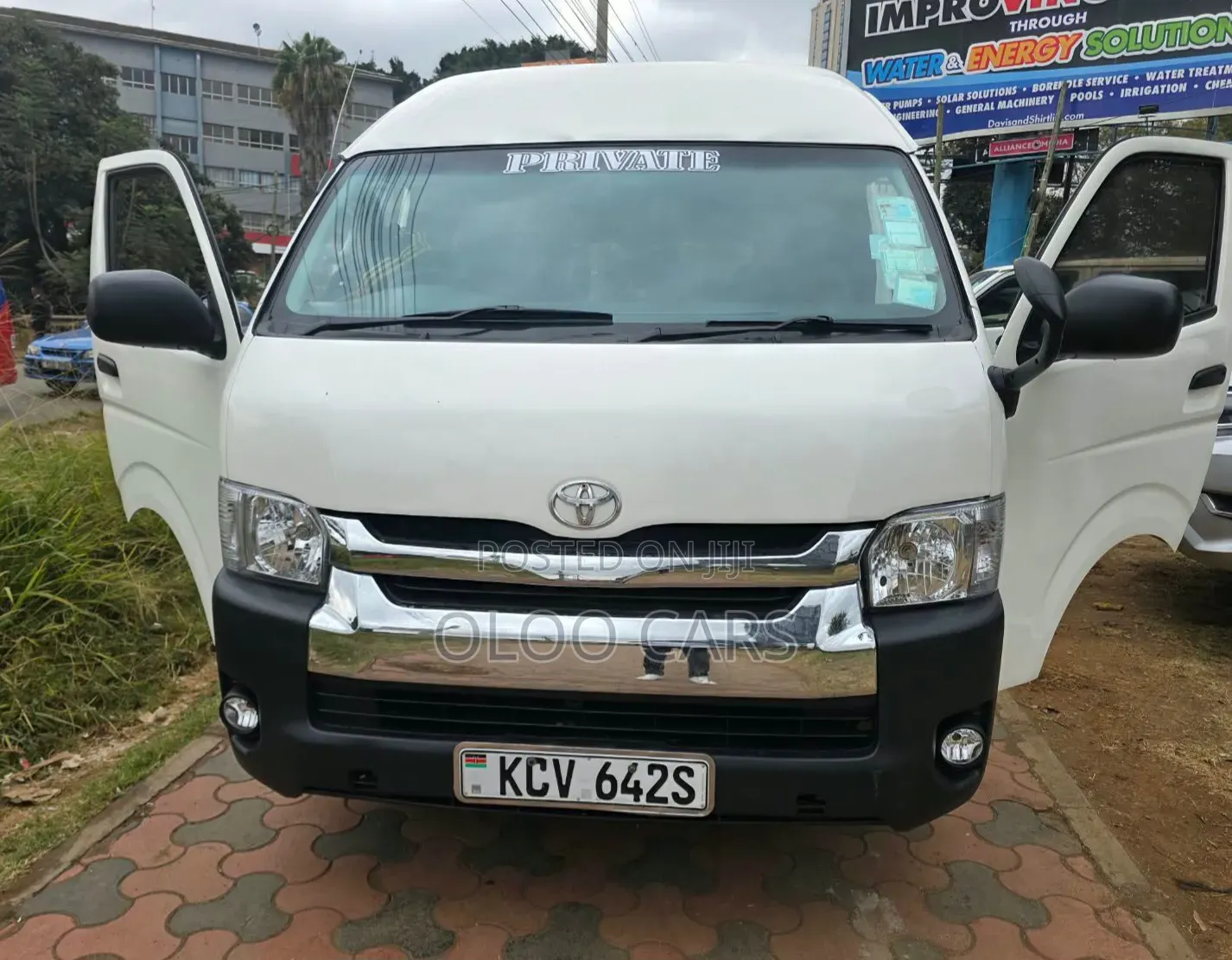 Toyota HiAce 2013 White