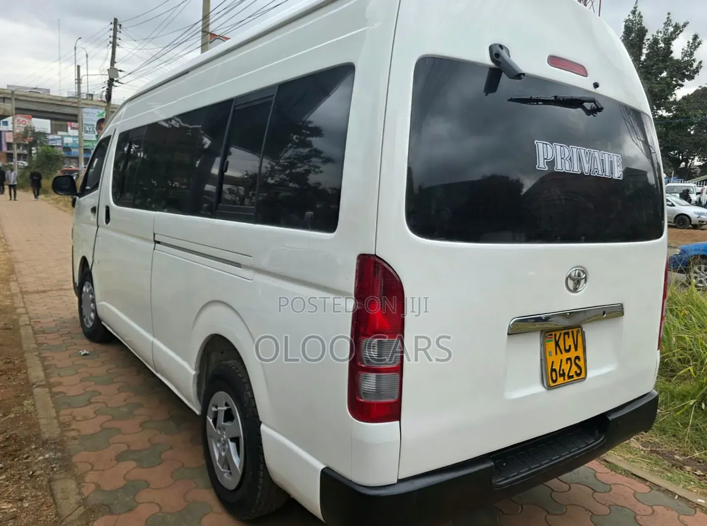 Toyota HiAce 2013 White