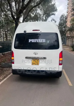Toyota HiAce 2013 White