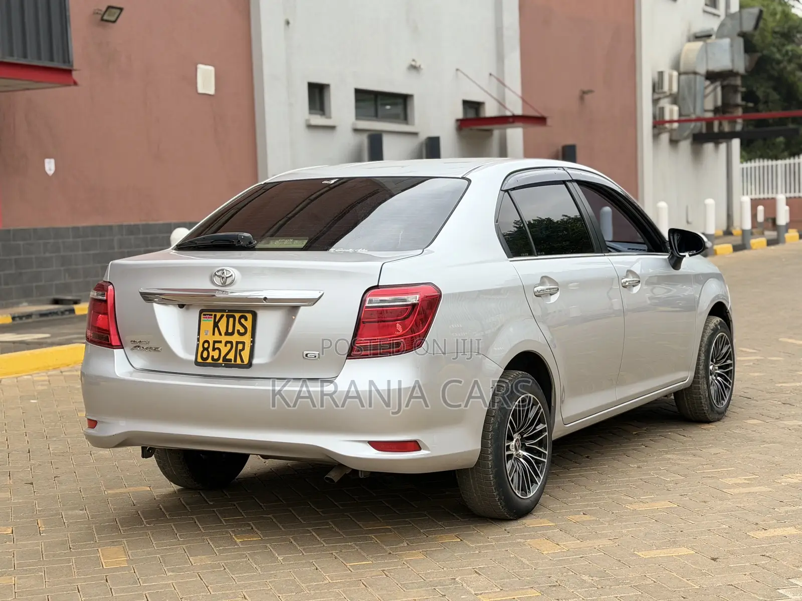 Toyota Axio 1.5 G 2WD 2017 Silver