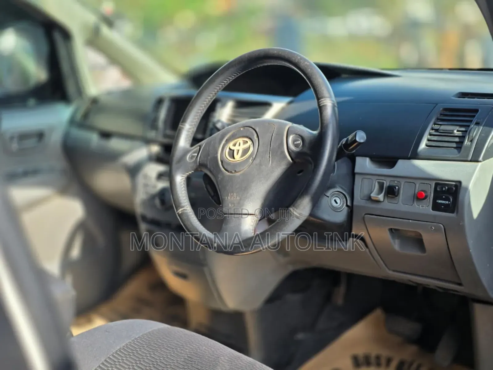 Toyota Voxy ZS 2WD 8-Seater 2007 Pearl