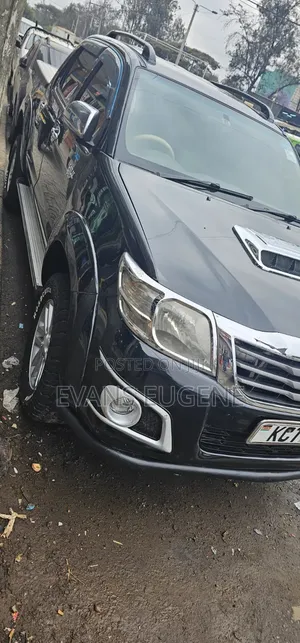 Toyota Hilux 2012 Black