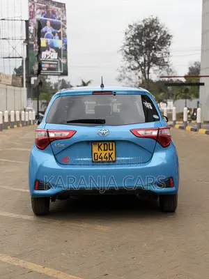 Toyota Vitz 1.0 FWD 5dr 2018 Blue