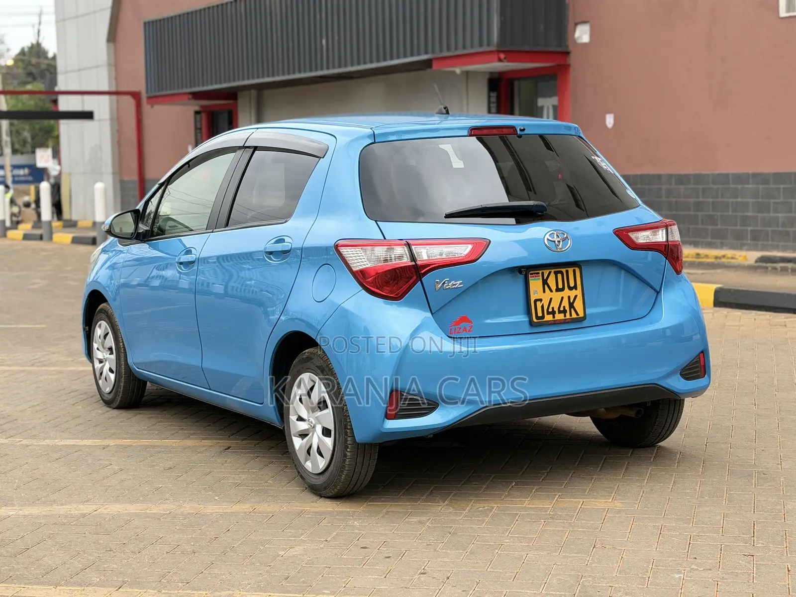 Toyota Vitz 1.0 FWD 5dr 2018 Blue