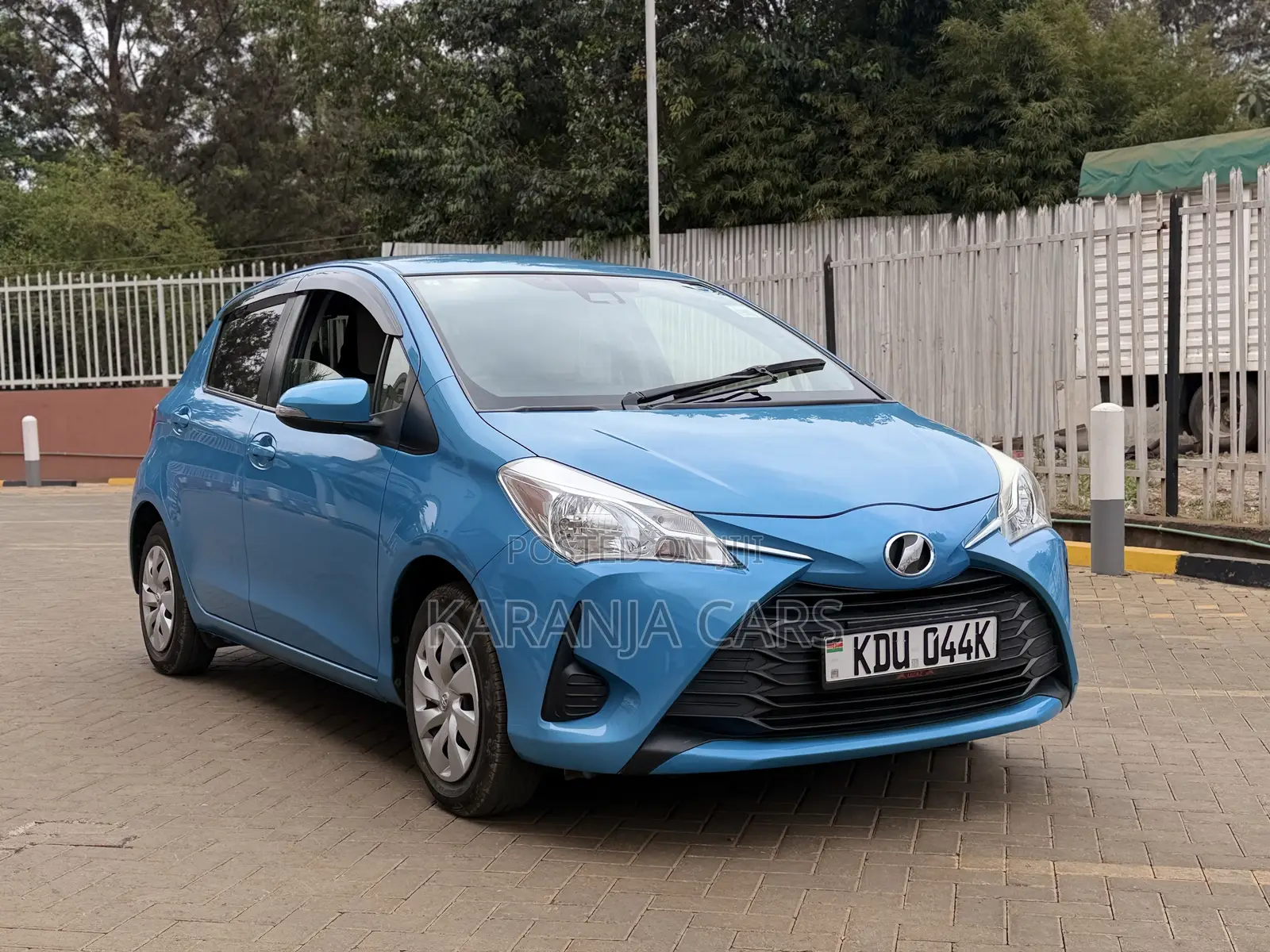 Toyota Vitz 1.0 FWD 5dr 2018 Blue