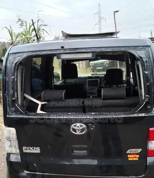 Toyota Pixis Rear Windscreen