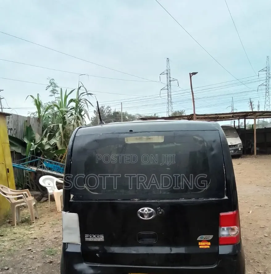 Toyota Pixis Rear Windscreen