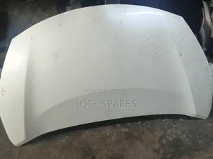 Toyota Sienta Bonnet