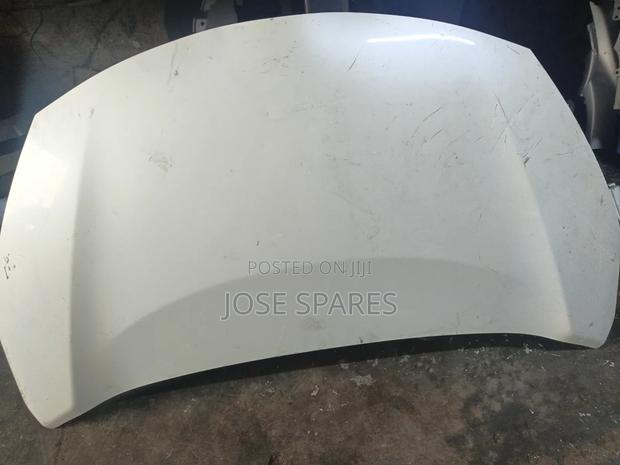 Toyota Sienta Bonnet