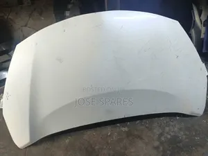 Toyota Sienta Bonnet