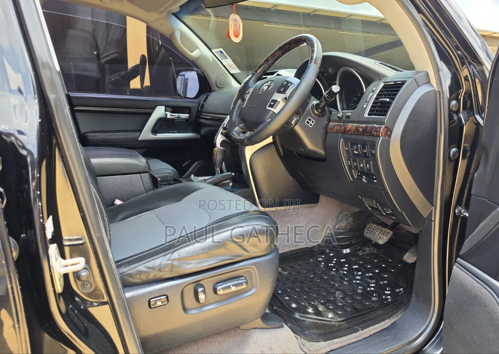 Toyota Land Cruiser 2012 Black