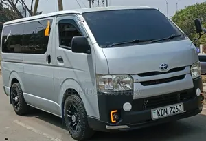 Toyota HiAce 2016 Silver