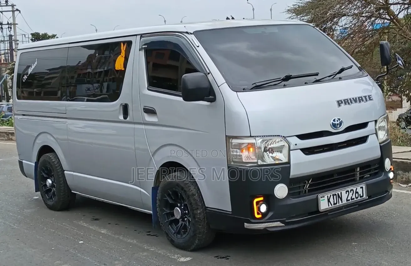 Toyota HiAce 2016 Silver