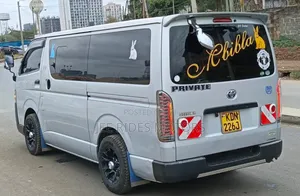 Toyota HiAce 2016 Silver