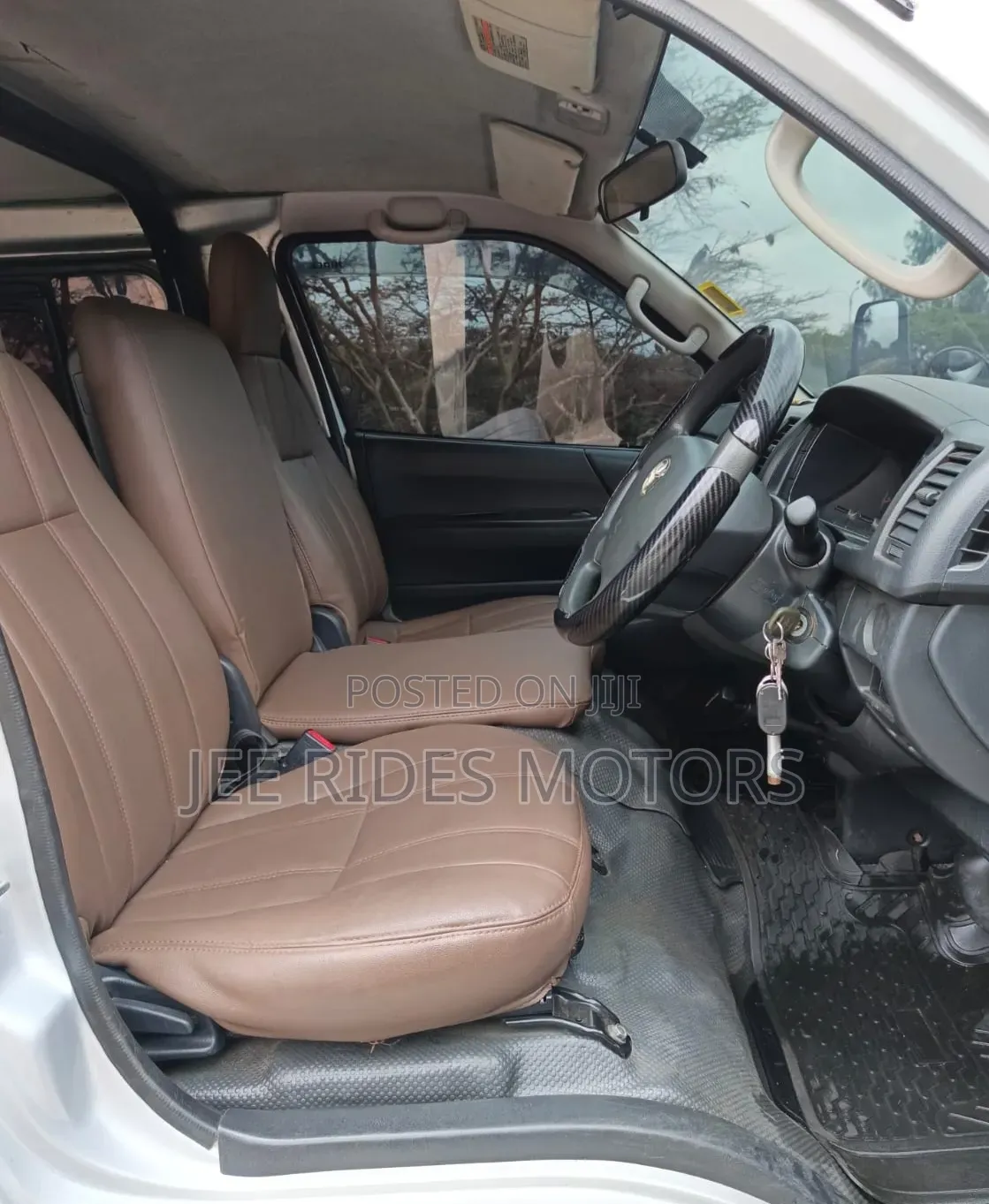 Toyota HiAce 2016 Silver