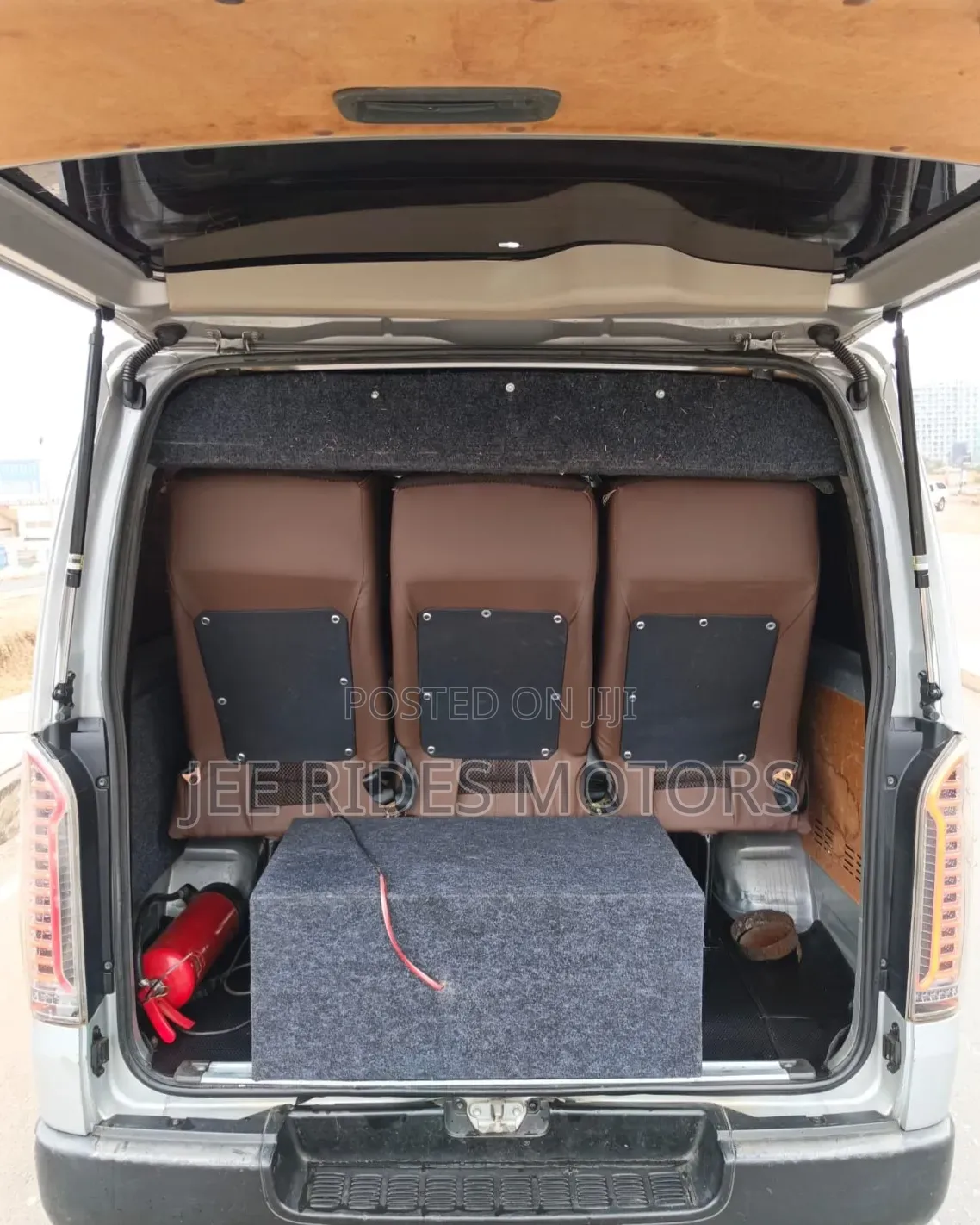 Toyota HiAce 2016 Silver