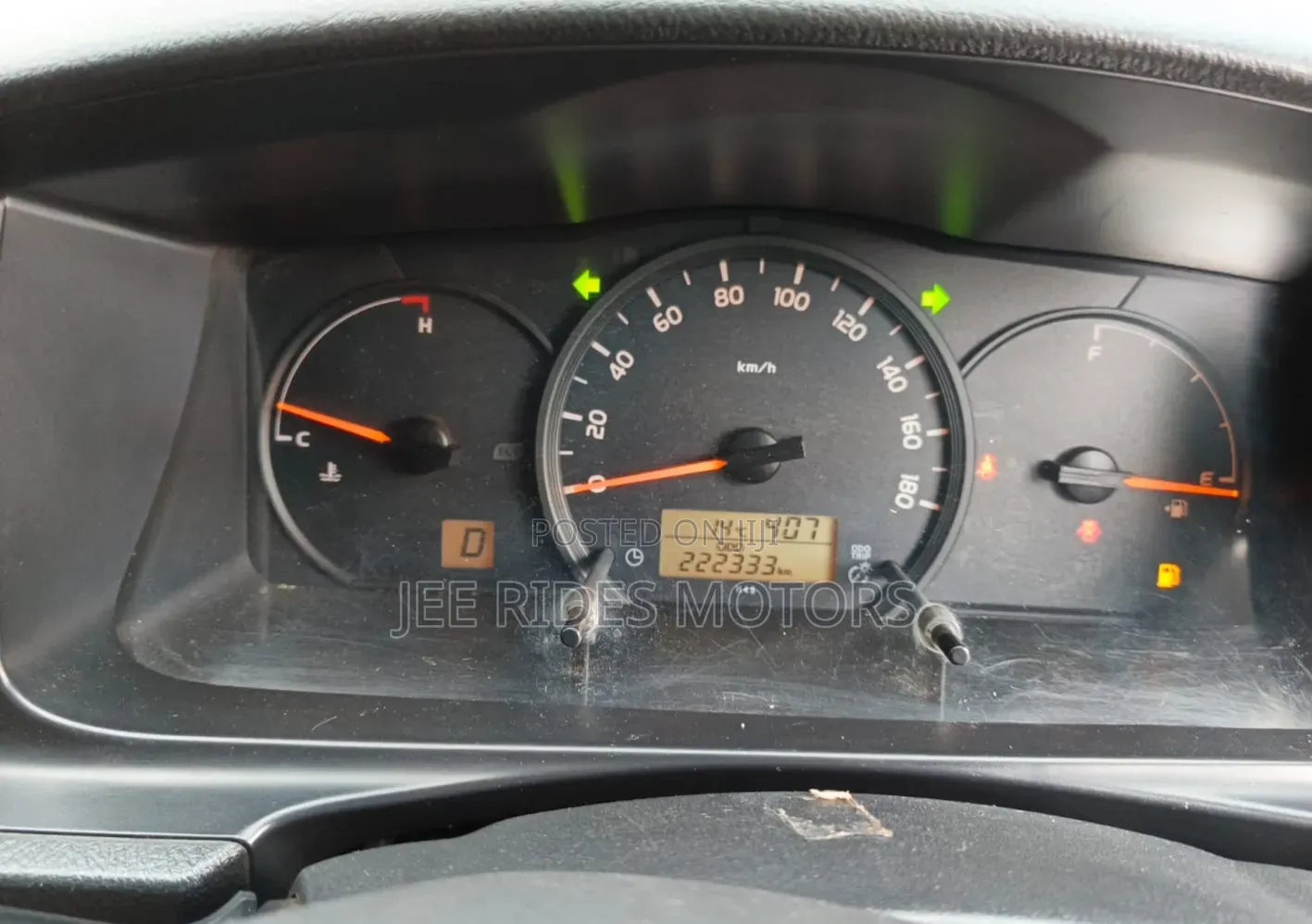 Toyota HiAce 2016 Silver