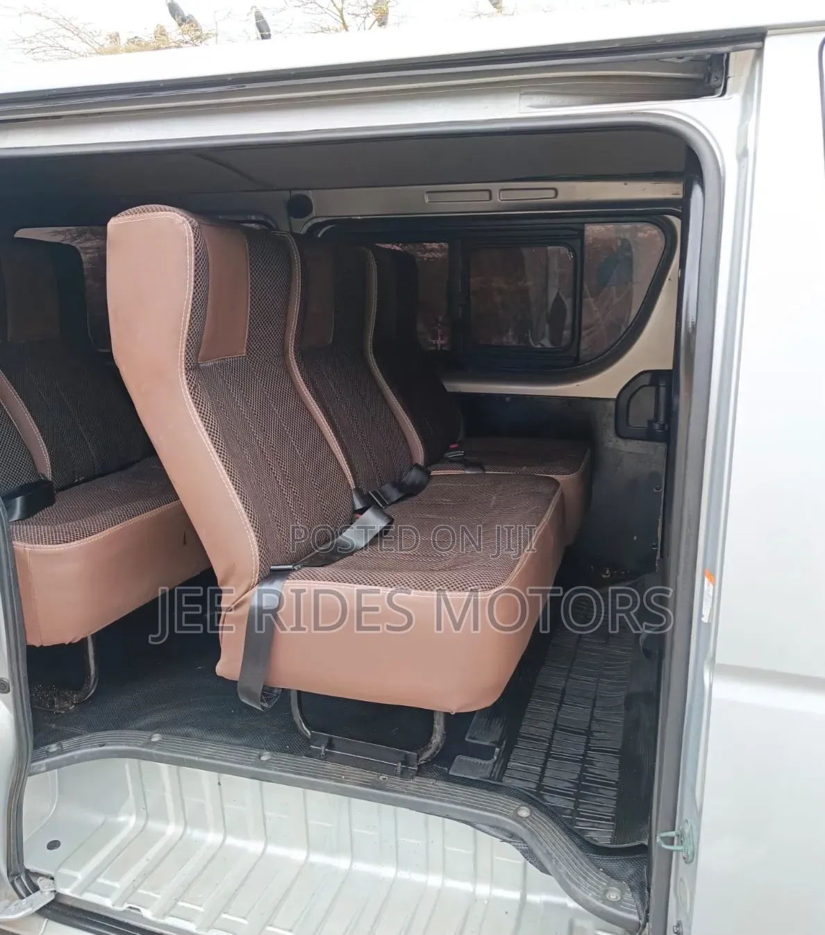 Toyota HiAce 2016 Silver