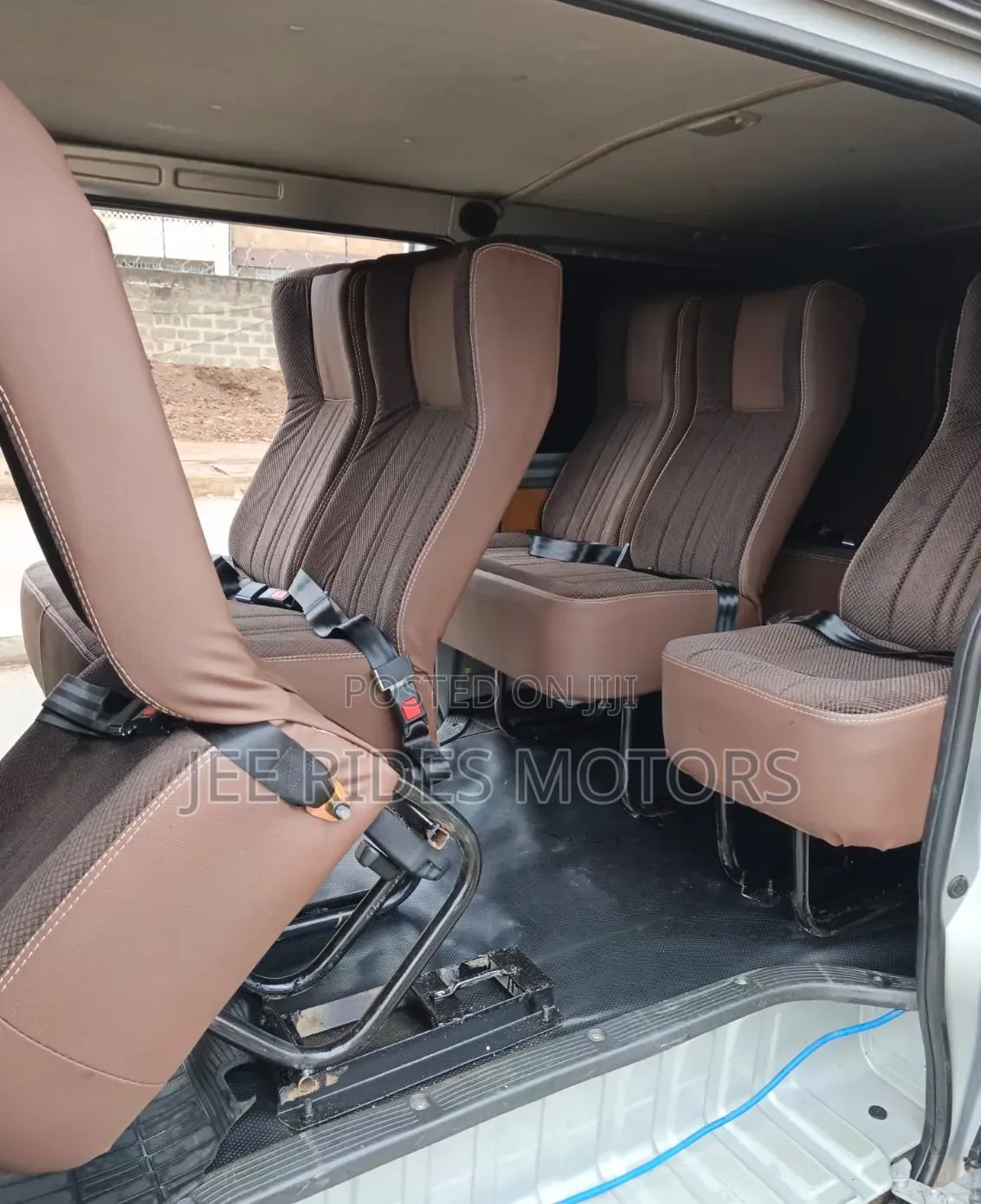 Toyota HiAce 2016 Silver