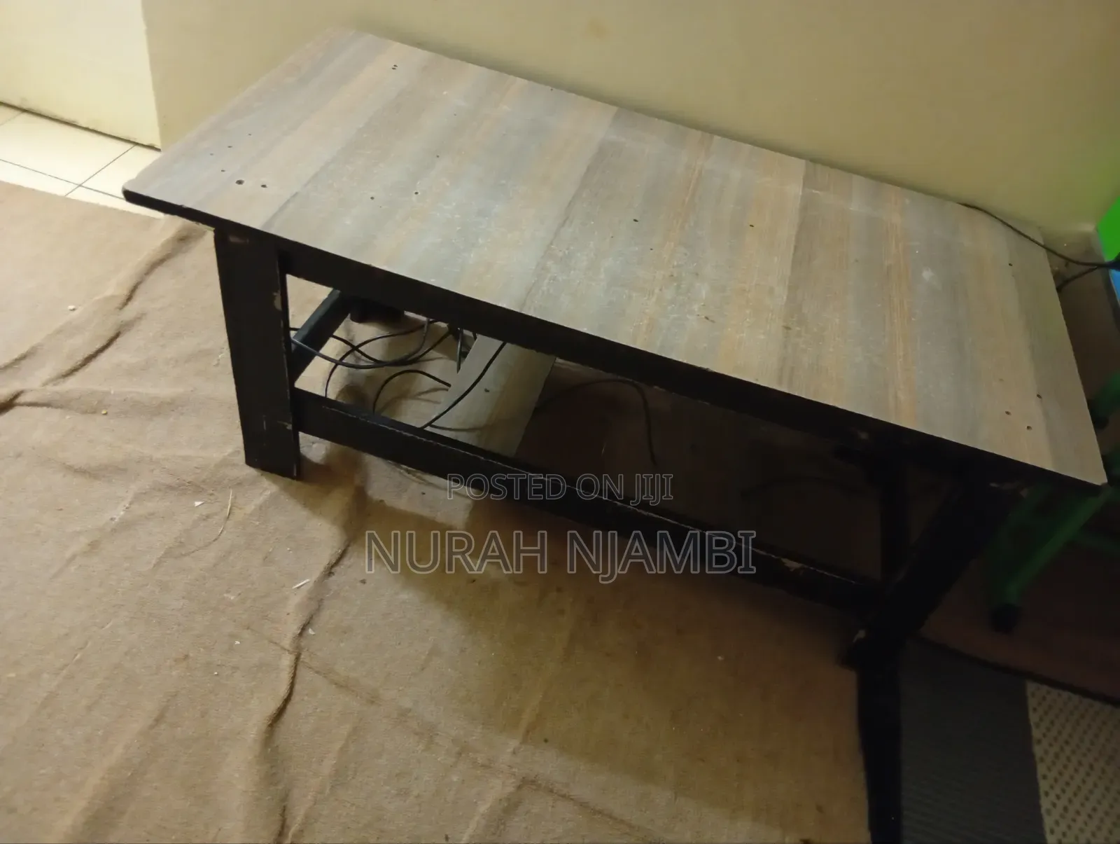 Am Selling a Table and a Laptop Desk at a Fair Prize