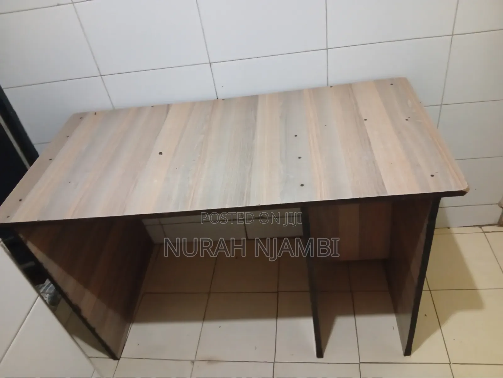 Am Selling a Table and a Laptop Desk at a Fair Prize