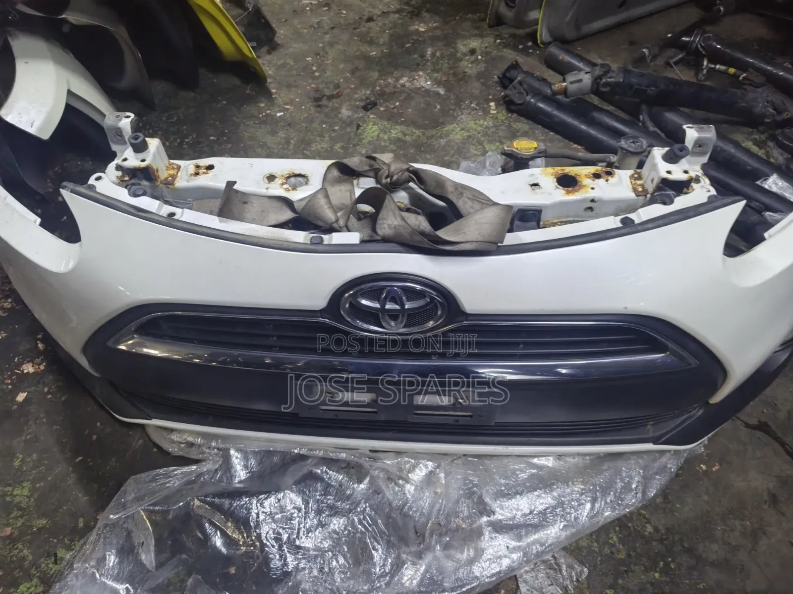 Toyota Sienta Nosecut