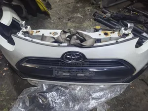 Toyota Sienta Nosecut