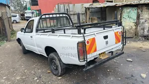 Nissan Hardbody 2013 White