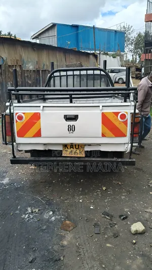 Nissan Hardbody 2013 White