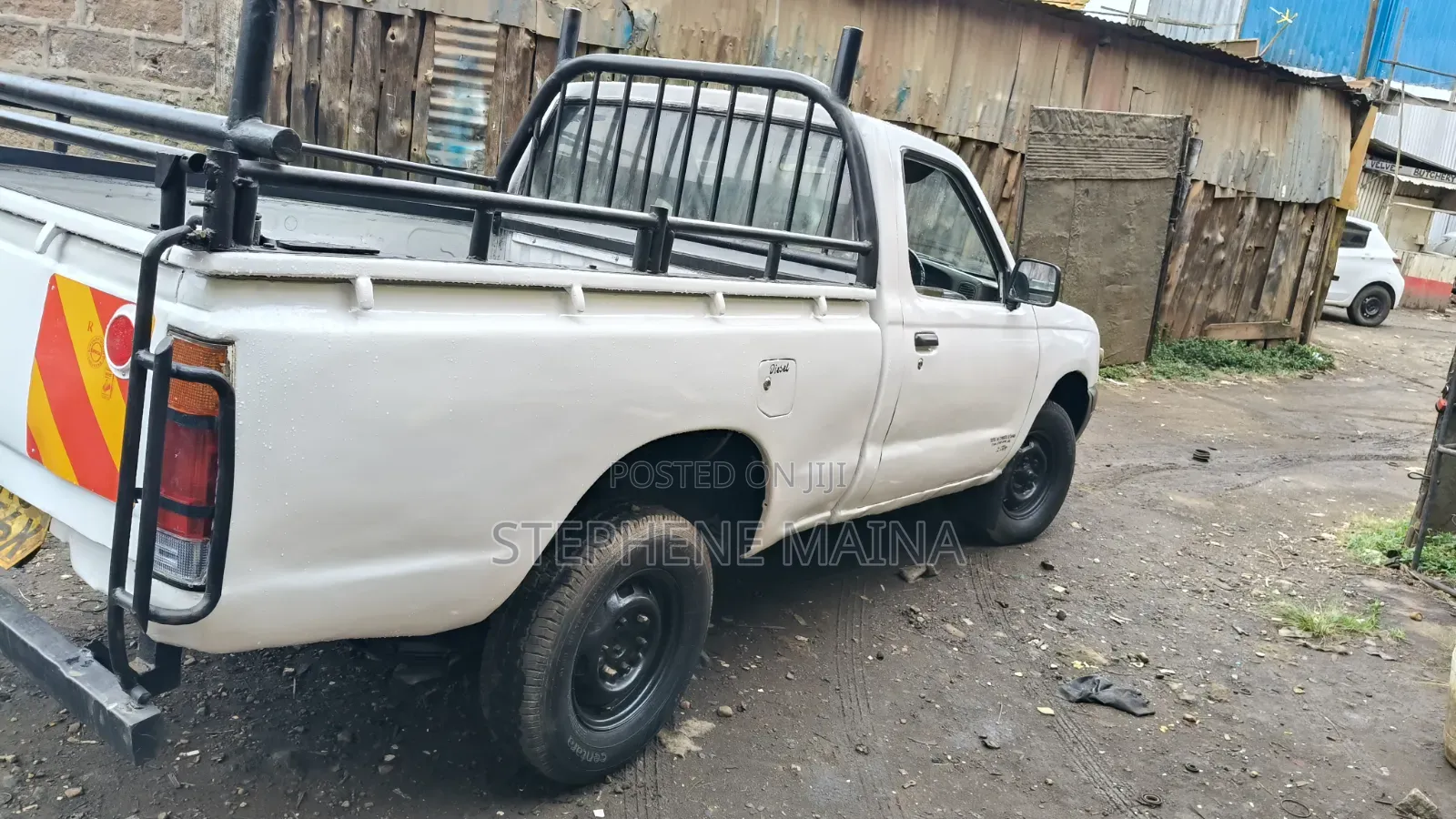 Nissan Hardbody 2013 White