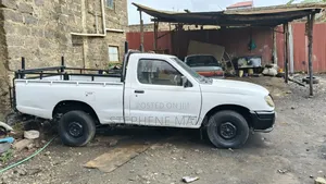 Nissan Hardbody 2013 White