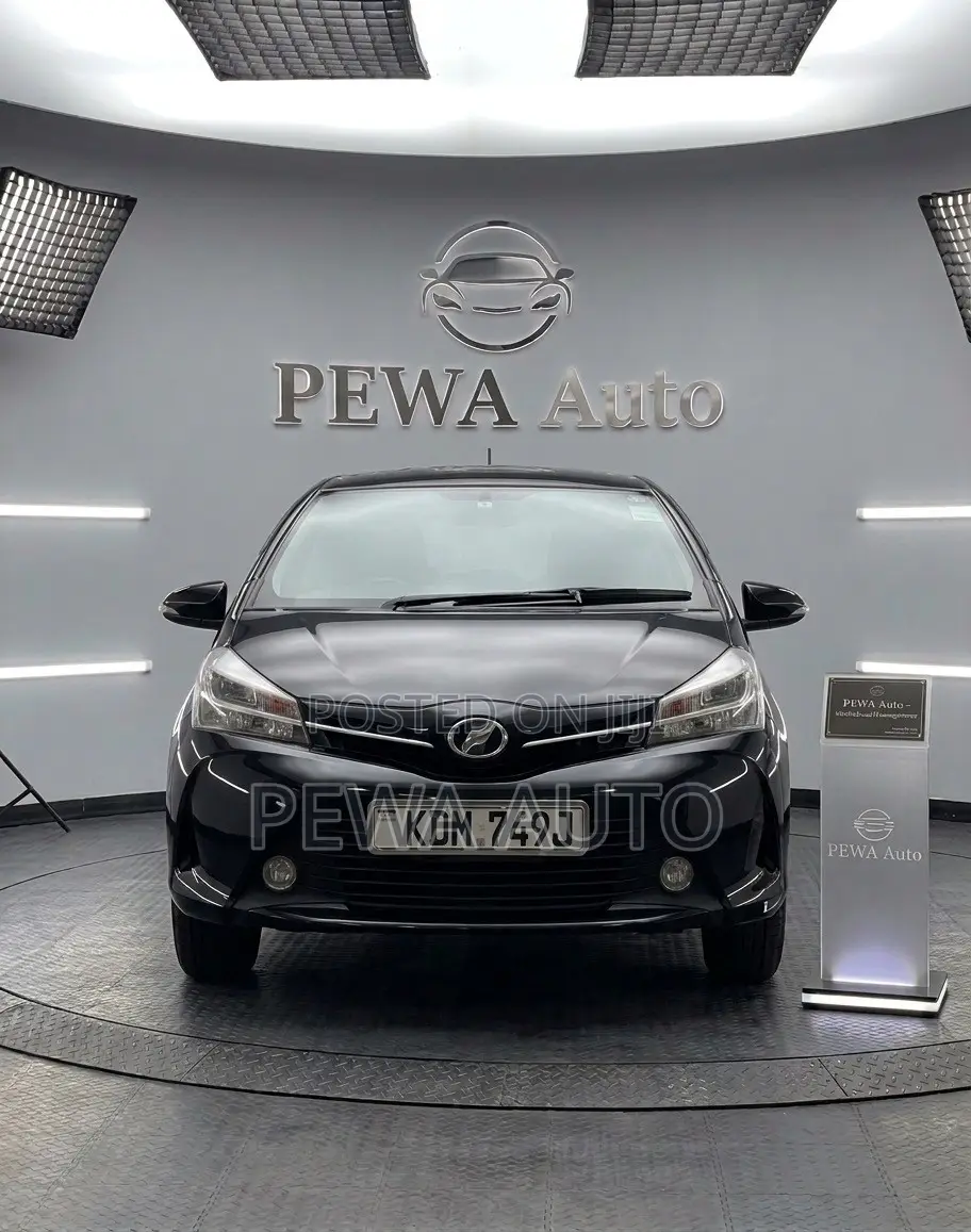 Toyota Vitz 1.3 FWD 3dr 2016 Black