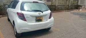 Toyota Vitz 1.0 FWD 5dr 2013 White