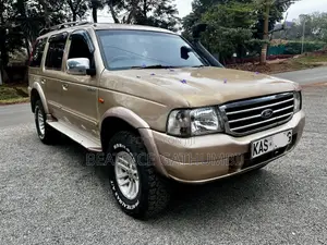Ford Everest 2004 Gold