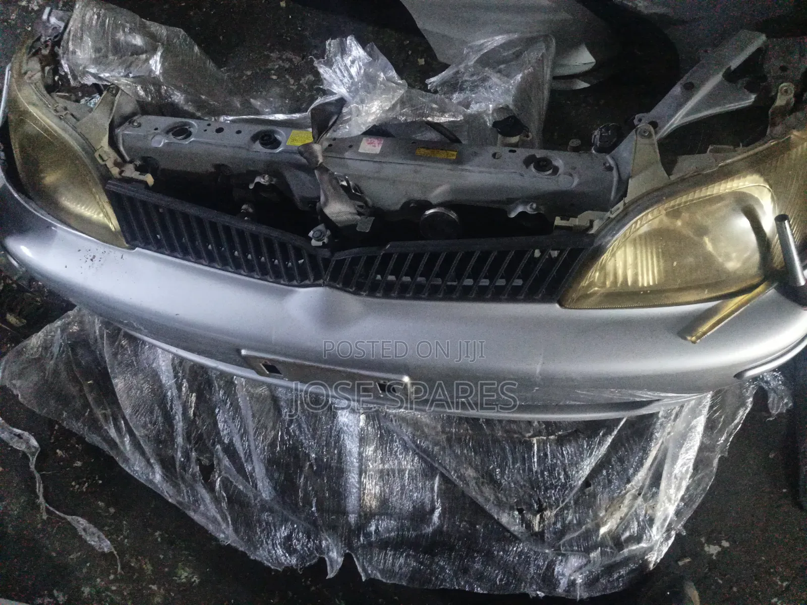 Toyota Platz Nosecut