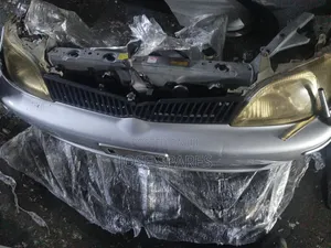 Toyota Platz Nosecut