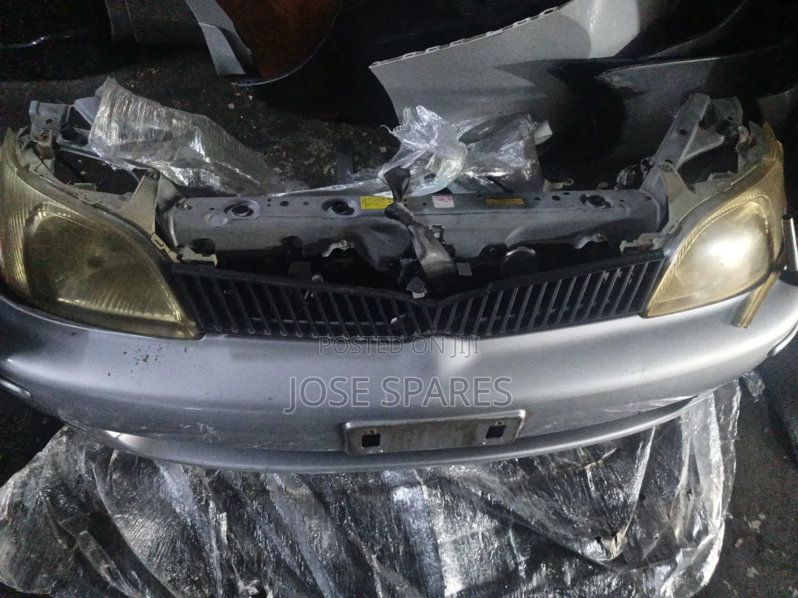 Toyota Platz Nosecut