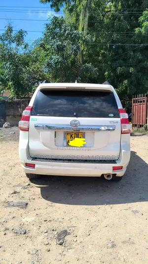 Toyota Land Cruiser Prado 2016 White